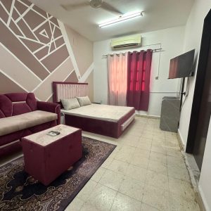 🏠 غرفة مفروشة للإيجار – الخوير w5